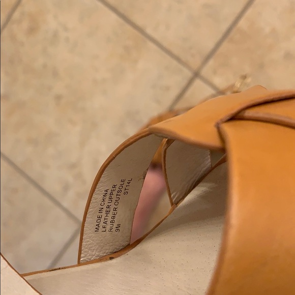 Michael Kors Jetsetter tan wedges Size 9 - Picture 3 of 3